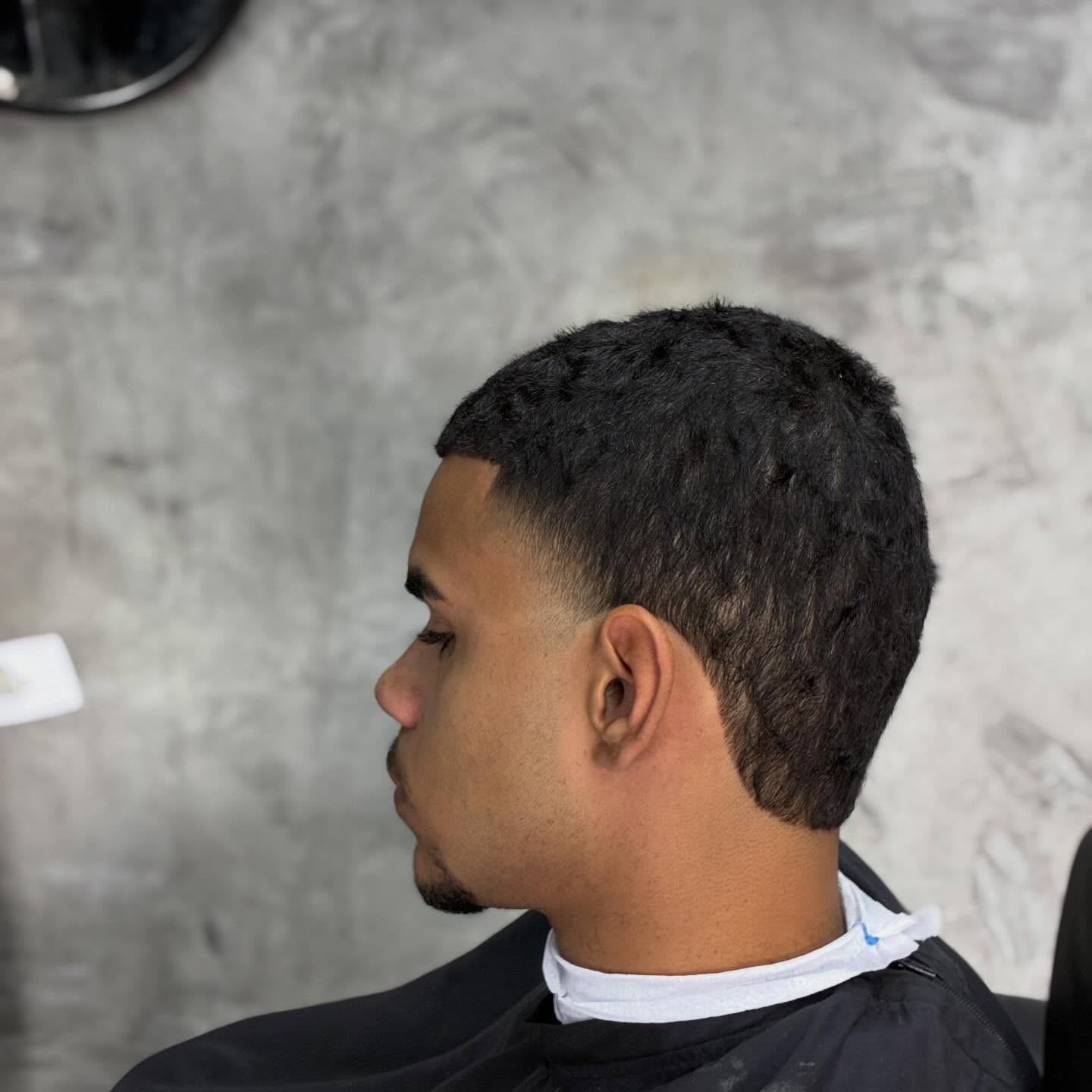 Corte curto com risco